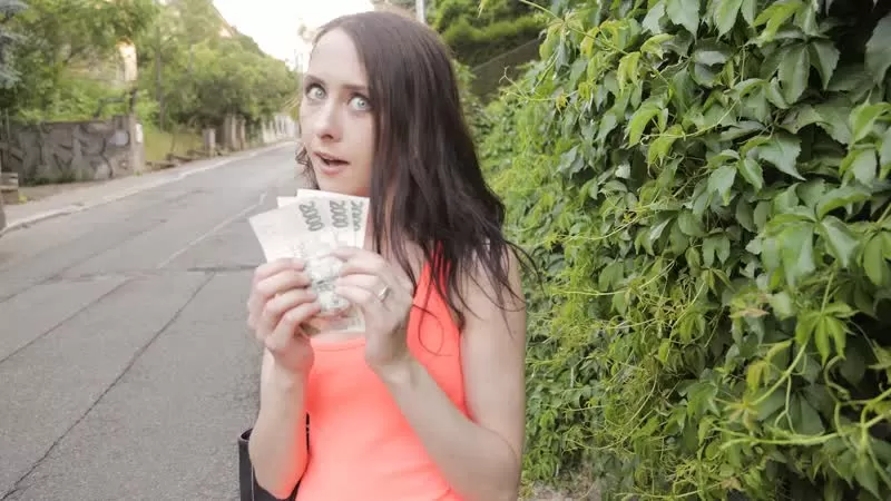 Девочки сосут за деньги - порно видео на rebcentr-alyans.ru